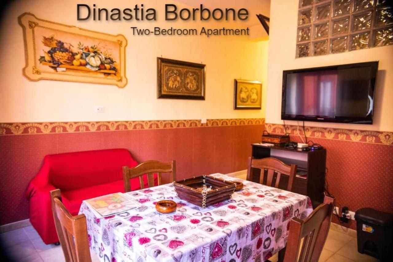 Casa Vacanza Dinastia Borbone - Centro Storico Nápoles Exterior foto