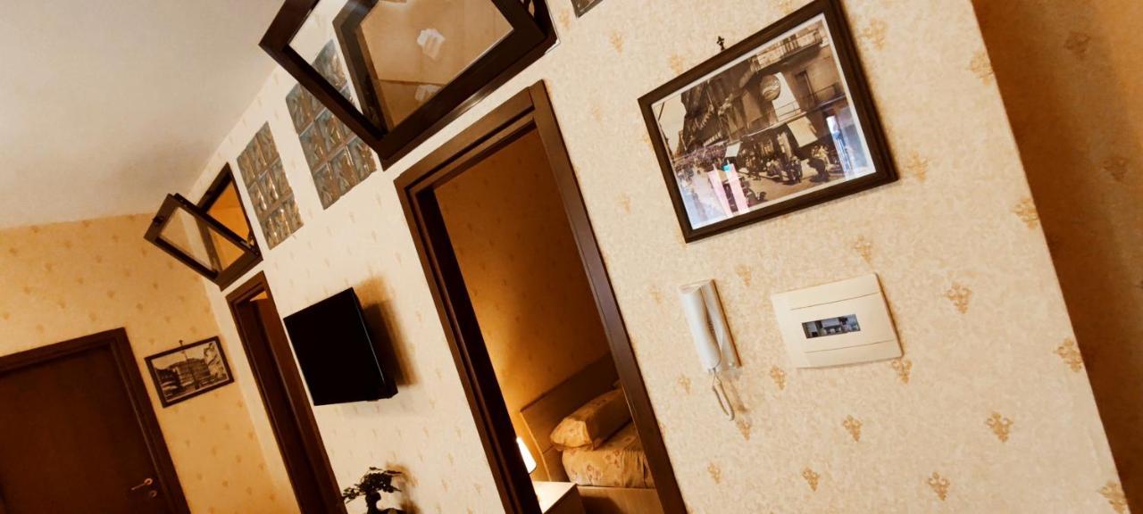 Casa Vacanza Dinastia Borbone - Centro Storico Nápoles Exterior foto